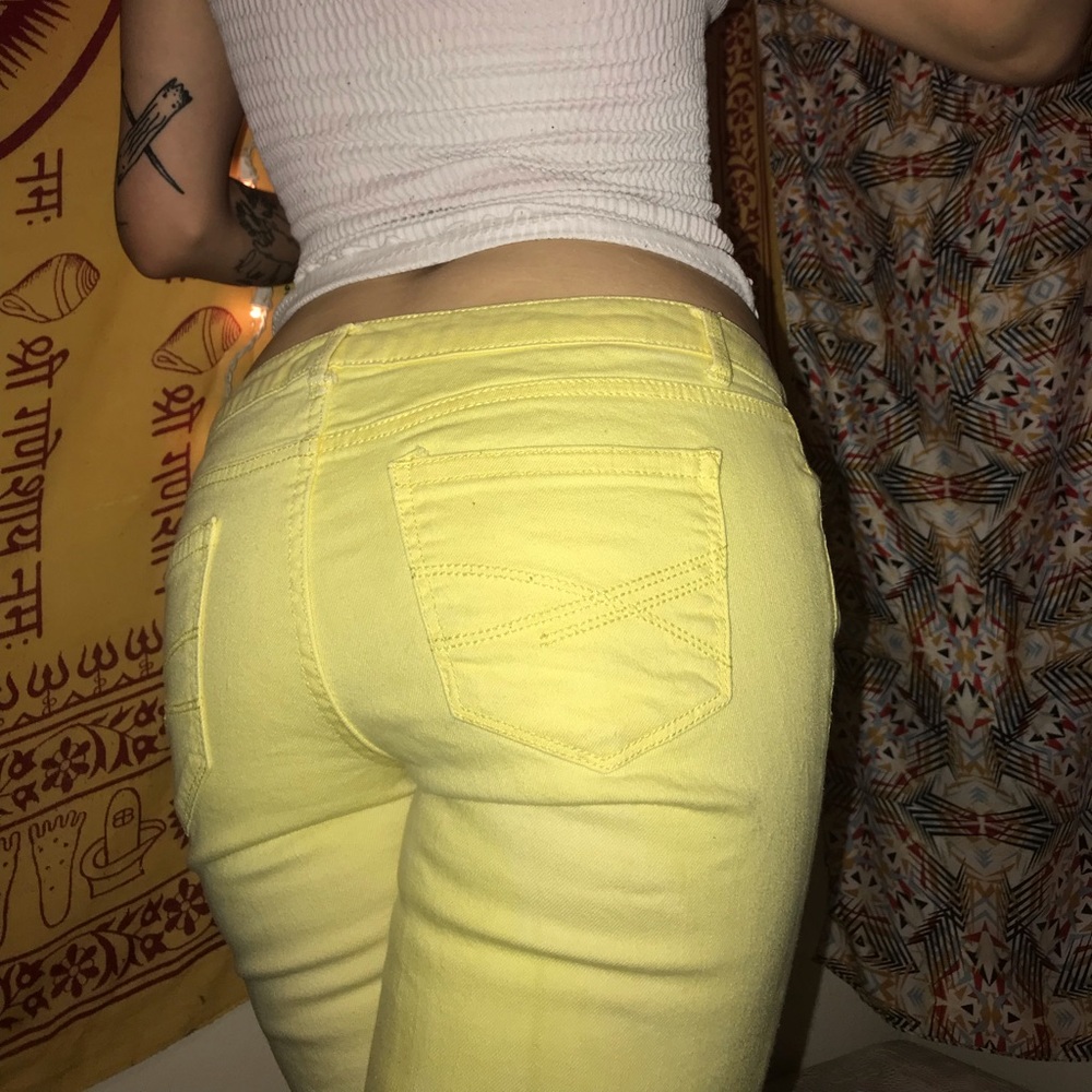 Yellow denim ! - Picture 2 of 4
